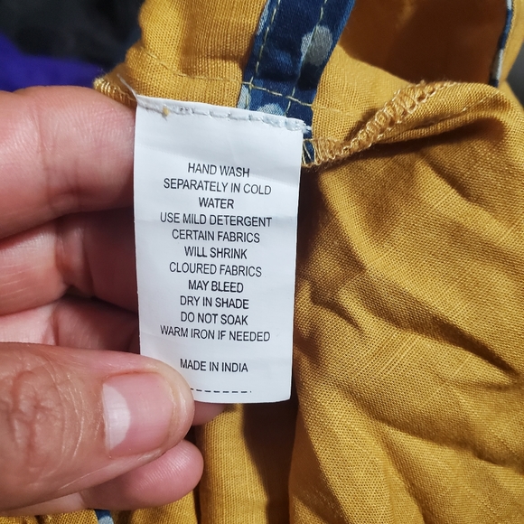 Mother Earth Mustard Sleeveless Top Size XS.Pit to pit approx: 16 inches Righ - Picture 5 of 6